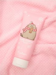 Balsam do ciała Chocolate Chip Cookie Pusheen - różowy. Czerwone body Sinsay, bez wzorów. Za 15.99 zł.