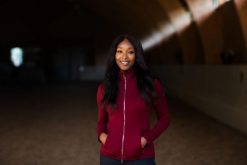 Damska kurtka jeździecka zapinana na zamek Equestrian Stockholm Explore. Czerwone kurtki sportowe damskie EQUESTRIAN STOCKHOLM, l, bez wzorów, bez ramiączek, bez kaptura, na fitness i siłownię. Za 616.70 zł.