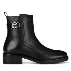 Botki Lasocki. Czarne botki damskie Lasocki, bez wzorów, bez obcasa, na płaskiej podeszwie, bez zapięcia. Za 279.99 zł.