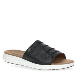 Klapki Caprice. Czarne klapki damskie Caprice, bez wzorów, bez obcasa, bez zapięcia. Za 299.99 zł.