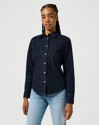 WRANGLER DAMSKA KOSZULA SLIM YOKE SHIRT FROSTED DENIM 112357525 W527018371. Koszule damskie Wrangler, l, bez wzorów, z denimu, bez kołnierzyka, bez ramiączek. Za 199.99 zł.
