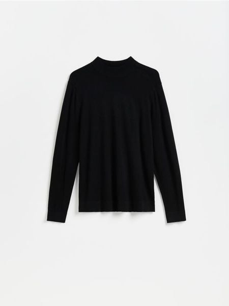 Gładki sweter z półgolfem - czarny. Czarne swetry męskie Reserved, l, bez wzorów, z dzianiny, bez kołnierzyka, bez ramiączek. Za 129.99 zł.