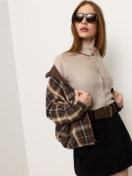 Kardigan z krótkim rękawem i wiązaniem przy szyi - kremowy. Białe kardigany damskie Sinsay, l, bez wzorów, bez kołnierzyka. Za 49.99 zł.