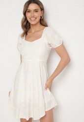 Biała Wiskozowa Sukienka w Kwiaty Lunobella. Białe sukienki damskie Born2be, na co dzień, m, bez wzorów, z jeansu, eleganckie, bez kołnierzyka, bez ramiączek, mini, sportowe. Za 89.99 zł.