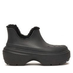 Śniegowce Crocs. Czarne śniegowce damskie Crocs, bez zapięcia. Za 399.99 zł.