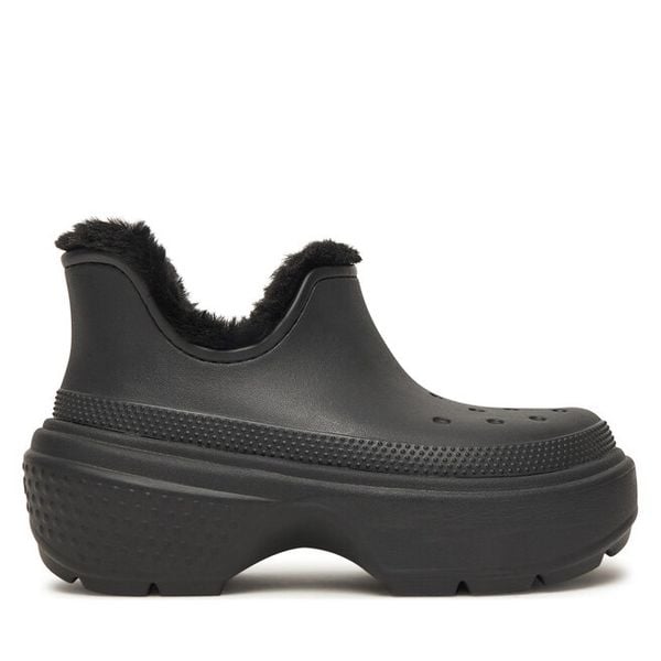 Śniegowce Crocs. Czarne śniegowce damskie Crocs, bez zapięcia. Za 289.99 zł.