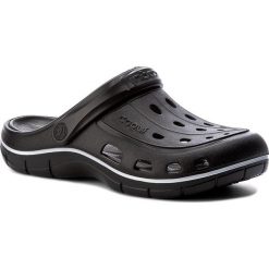 Klapki COQUI - Jumper 6351 Black/Antracit. Czarne klapki męskie Coqui, bez wzorów, z tworzywa sztucznego, bez zapięcia. Za 69.99 zł.