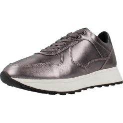 Buty GEOX D AMABEL Szary. Szare obuwie trekkingowe damskie Geox, ze skóry, bez zapięcia. Za 411.99 zł.