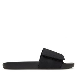 Klapki Calvin Klein. Czarne klapki męskie Calvin Klein, bez wzorów, bez zapięcia. Za 139.99 zł.