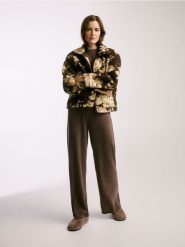 Bluza z imitacji baranka - wielobarwny. Bluzy damskie Reserved, l, bez wzorów, bez ramiączek, bez kaptura. Za 129.99 zł.