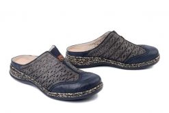 RIEKER 46376-14 blue, klapki damskie. Niebieskie klapki damskie Rieker, na lato, bez wzorów, z gumy, bez obcasa, bez zapięcia. Za 329.90 zł.