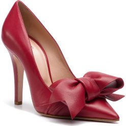 Szpilki RED VALENTINO - RQ2S0C12 Deep Red D05. Czerwone szpilki damskie Red Valentino, z aplikacjami, ze skóry, bez obcasa, na obcasie, bez zapięcia. W wyprzedaży za 899.00 zł.