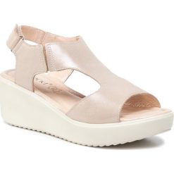 Sandały Lasocki OCE-AFFI-02. Sandały damskie Lasocki, bez wzorów, bez obcasa, bez zapięcia. Za 129.99 zł.