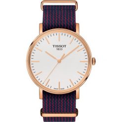 RABAT ZEGAREK TISSOT Everytime T109.410.38.031.00. Białe zegarki męskie TISSOT, bez wzorów, ze stali. W wyprzedaży za 968.00 zł.