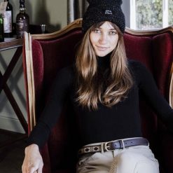 Czapka z cekinami Kentucky. Brązowe czapki damskie KENTUCKY HORSEWEAR, na zimę, bez wzorów, z polaru, eleganckie. Za 184.50 zł.