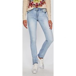 Desigual - Jeansy. Niebieskie jeansy damskie Desigual, bez wzorów, z bawełny. W wyprzedaży za 249.90 zł.