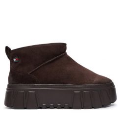 Śniegowce Tommy Jeans. Brązowe śniegowce damskie Tommy Jeans, z jeansu, bez zapięcia. Za 649.99 zł.