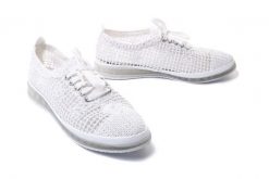 ARTIKER RELAKS 50C1132 white, półbuty damskie. Białe półbuty damskie Artiker Relaks, na lato, bez wzorów, bez obcasa, bez zapięcia. Za 62.45 zł.