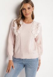 Różowy Sweter o Prostym Kroju Zdobiony Aplikacją w Kształcie Kwiatów z Perełkami Leavirae. Czerwone swetry nierozpinane damskie Born2be, z aplikacjami, z jeansu, eleganckie, bez kołnierzyka, bez ramiączek. Za 149.99 zł.