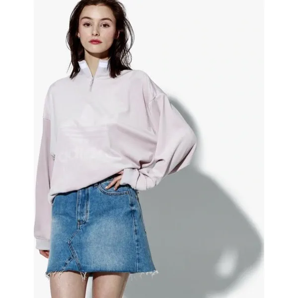 Adidas Bluza Sweatshirt Monthly Packs , fioletowy, rozmiar S. Fioletowe bluzy damskie Adidas, s, bez wzorów, z materiału, bez ramiączek, bez kaptura. Za 279.99 zł.