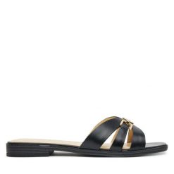 Klapki Guess. Czarne klapki damskie Guess, z aplikacjami, bez obcasa, bez zapięcia. Za 549.99 zł.