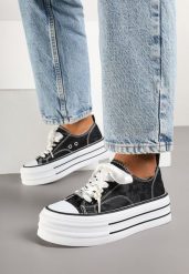 Czarne Trampki na Grubej Podeszwie z Perełkami Korami. Czarne trampki i tenisówki damskie Born2be, bez wzorów, z jeansu, bez zapięcia. Za 69.99 zł.