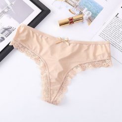 Figi z wycięciem koronkowe eleganckie Friedlinde. Czerwone majtki damskie Intica, z koronki. Za 59.00 zł.