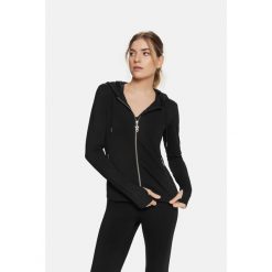 Bluza sportowa Windy Cradiobunny rozpinana. Czarne bluzy damskie Cardio Bunny, bez wzorów, sportowe, bez ramiączek, bez kaptura. Za 79.99 zł.