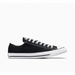 Trampki Converse Chuck Taylor All Star Classic Ox. Czarne trampki i tenisówki damskie Converse, bez wzorów, z materiału, retro, bez zapięcia. Za 284.99 zł.