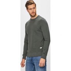 PRODUKT by Jack & Jones - Bluza 12116081. Zielone bluzy męskie PRODUKT by Jack & Jones, l, bez wzorów, z dzianiny, bez kaptura. W wyprzedaży za 59.90 zł.