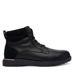 Trzewiki Tommy Hilfiger. Czarne botki męskie Tommy Hilfiger, bez wzorów, bez obcasa, bez zapięcia. Za 559.99 zł.