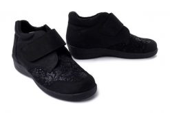 COMFORTABEL 990541-01 schwarz, botki damskie. Czarne botki damskie Comfortabel, na zimę, bez wzorów, bez obcasa, bez zapięcia. Za 464.90 zł.