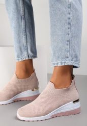 Różowe Buty Sportowe Mellasia. Czerwone obuwie sportowe damskie Renee, z aplikacjami, bez zapięcia. Za 49.99 zł.