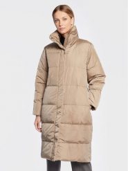 Bruuns Bazaar Płaszcz zimowy Lucky BBW2528 Beżowy Regular Fit. Brązowe płaszcze damskie Bruuns Bazaar, na zimę, bez wzorów, z syntetyku, bez kołnierzyka, bez kaptura. Za 1,119.00 zł.