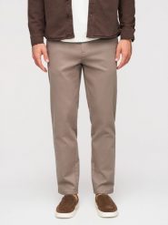 Spodnie męskie chino SLIM FIT z delikatną teksturą - popielate V1. Szare spodnie materiałowe męskie Ombre Clothing, bez wzorów, z bawełny. Za 379.99 zł.