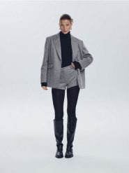 Marynarka z wiskozą - jasnoszary. Szare marynarki i żakiety damskie Reserved, bez wzorów, z dzianiny, bez kołnierzyka, bez ramiączek. Za 159.99 zł.
