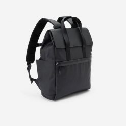 Plecak hydrofobowy z kieszenią na laptopa 15 L. Szare plecaki męskie Decathlon, bez wzorów, z materiału, sportowe. Za 149.99 zł.