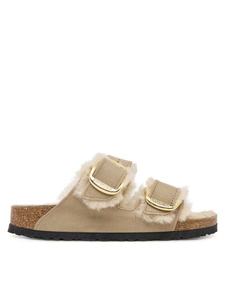 Birkenstock Klapki Arizona Big Buckle Shearling 1030384 Brązowy. Brązowe klapki damskie Birkenstock, bez wzorów, ze skóry, bez obcasa, bez zapięcia. Za 809.99 zł.
