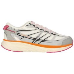 Sneakersy damscy Endurance Caden. Czerwone obuwie sportowe damskie Endurance, bez wzorów, bez zapięcia. Za 245.00 zł.