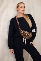 Komplet z wiskozy bluza + spodnie granatowy. Niebieskie bluzy damskie Kesi Włoski, l, bez wzorów, z dresówki, eleganckie, bez ramiączek, bez kaptura. Za 342.93 zł.