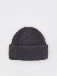 Czapka beanie z domieszką wełny - ciemnoszary. Szare czapki damskie Reserved, bez wzorów, z wełny. W wyprzedaży za 29.99 zł.