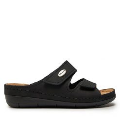 Klapki Tamaris. Czarne klapki damskie Tamaris, bez wzorów, bez obcasa, bez zapięcia. Za 199.99 zł.
