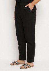 Czarne Spodnie z Lnem i Elastyczną Gumką w Pasie Nativena. Czarne spodnie materiałowe damskie Born2be, bez wzorów, z jeansu, plus size. Za 69.99 zł.