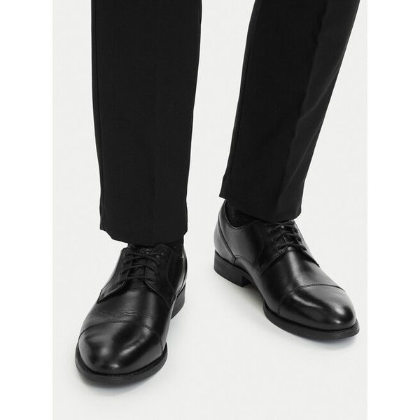 Półbuty Lasocki. Czarne buty wizytowe męskie Lasocki, bez wzorów, bez obcasa, bez zapięcia. Za 229.99 zł.