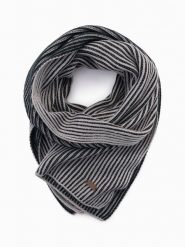 Dzianinowy szalik męski w dwukolorowe prążki – szaro-czarny V1 OM-ACSF-0114 - uniwersalny. Szare szaliki męskie Ombre Clothing, z aplikacjami, z dzianiny. Za 71.99 zł.