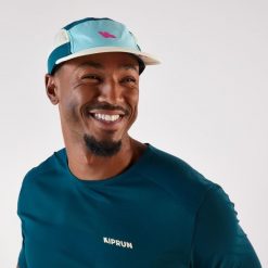 Czapka z daszkiem do biegania Kiprun 5 paneli. Niebieskie czapki damskie KIPRUN, bez wzorów, z materiału, sportowe. Za 49.99 zł.