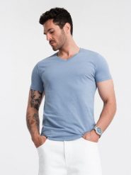 Klasyczna męska bawełniana koszulka z dekoltem w serek BASIC – niebieska V20. Niebieskie t-shirty męskie Ombre Clothing, m, bez wzorów, z bawełny, bez kołnierzyka, bez ramiączek. W wyprzedaży za 24.99 zł.
