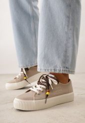 Beżowe Trampki Pod Kostkę na Grubej Podeszwie z Podwójnym Sznurowaniem Callixera. Brązowe trampki i tenisówki damskie Born2be, bez wzorów, z materiału, bez zapięcia. Za 109.99 zł.