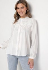 Biała Koszula z Ozdobnym Haftem Nanania. Białe koszule damskie Born2be, l, bez wzorów, z jeansu, eleganckie, bez kołnierzyka, bez ramiączek. Za 129.99 zł.