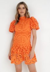 Pomarańczowa Sukienka Cilleis. Brązowe sukienki damskie Born2be, m, z aplikacjami, z koronki, eleganckie, bez kołnierzyka, bez ramiączek, mini. Za 169.99 zł.